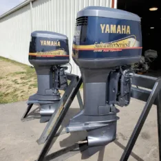 Twin 2001 Yamaha 250 HP 6-Cylinder EFI 2-Stroke 25?(X) Outboard Motors
